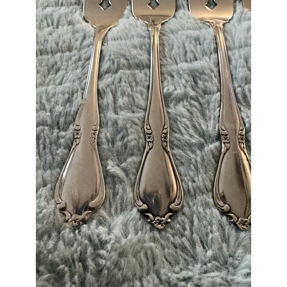 Oneida Craft Stainless Chateau 4 Salad Forks Deluxe